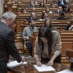Parlamento discute proposta para reduzir período de concessão de portagens em autoestradas